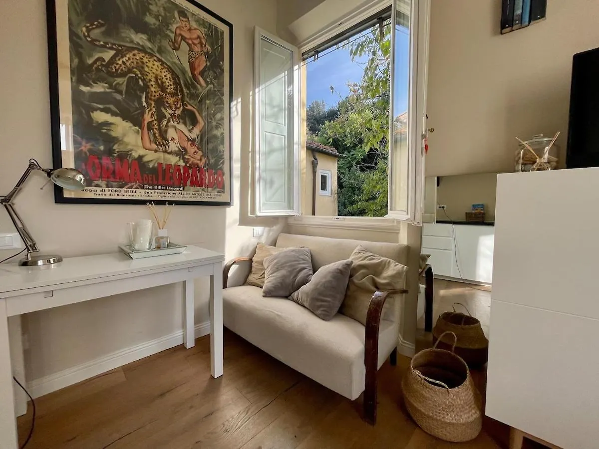 Apartment Surrounded By Greenery In The Heart Of Florence